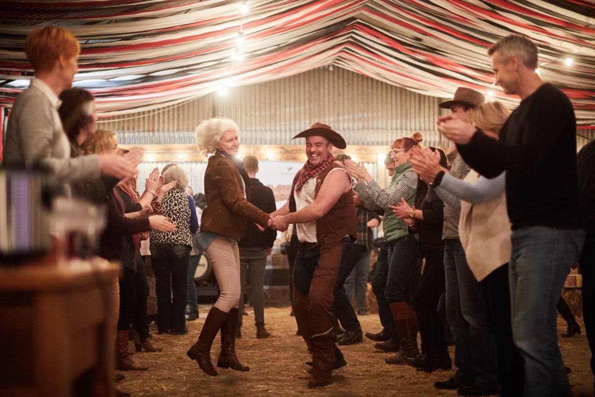 Coburns Barn Dance 0574